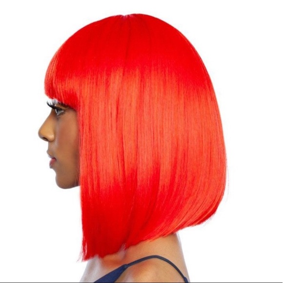 NWT-  NEON ORANGE STRAIGHT ROUNDED CHINA BANG BOB by - Mane Concept Futura - Picture 2 of 7